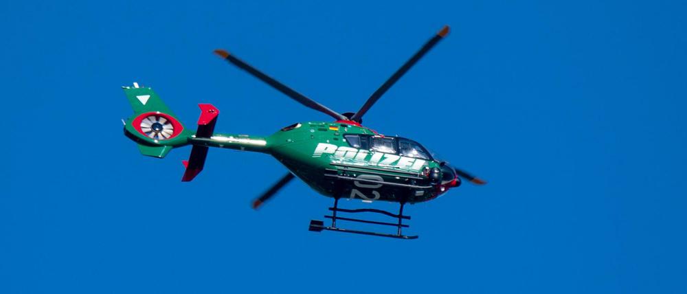 Bei der Suche nach dem Jungen setzte die Polizei in Stralsund auch einen Hubschrauber ein.