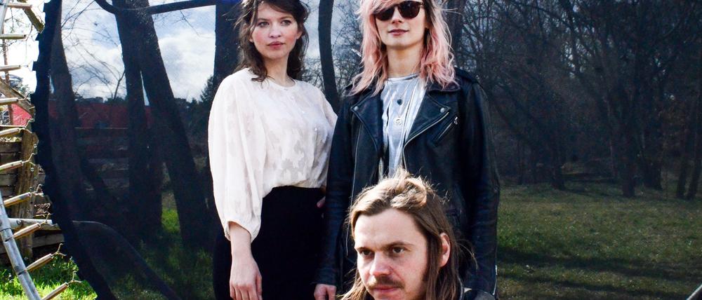 Das Berliner-Trio Ghost Pony veröffentlicht ihr Debütalbum.