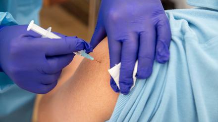 Impfungen schützen nicht zwingend vor einer Infektion mit dem Coronavirus.