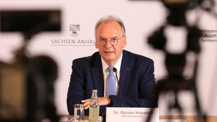 Sachsen-Anhalts Ministerpräsident Reiner Haseloff respektiert und bedauert die Entscheidung aus Karlsruhe.