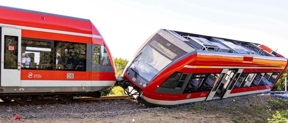Ein verunfallter Zug auf der Bahnstrecke zwischen dem polnischen Stettin (Szczecin) und Tantow in Brandenburg. In Gert Loschütz' Roman "Besichtigung eines Unglücks" geht es um das schlimmste Zugunglück in Deutschland,bei dem am 22. Dezember 1939 mindestens 186 Menschen ums Leben kamen.