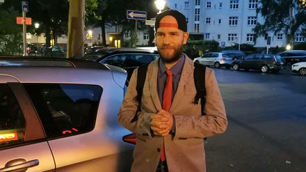 Erik Westmann ist Texter und Liedermacher und Kandidat von "Die Partei" im Ortsverband Steglitz-Zehlendorf.