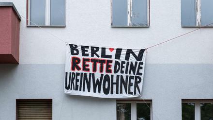 Das Bündnis fordert den Aufbau einer Taskforce nebst Schiedsstelle zum Schutz von Mietern sozial oder kulturell genutzter Gewerbeflächen.