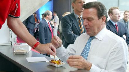 Gerhard Schröder war zu Kanzlerzeiten ein großer Currywurst-Fan - und ist es heute noch.