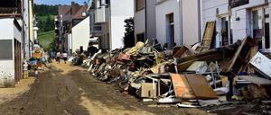 Spur der Verwüstung. Der Versicherungsverband schätzt die Schäden für die Versicherer auf 4,5 bis 5,5, Milliarden Euro. Hier ein Bild aus Bad Neuenahr-Ahrweiler. 