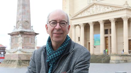 Martin Sabrow am Alten Markt in Potsdam, unweit des Leibniz-Zentrums für Zeithistorische Forschung (ZZF), das er 17 Jahre geleitet hat.