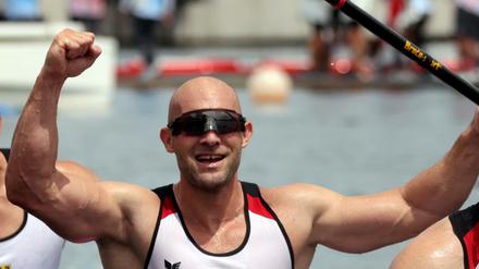 Ronald Rauhe gewinnt mit dem Kajak-Vierer Gold