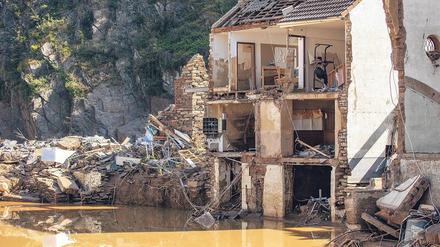 Bild der Zerstörung. Wie hier in Mayschoß im Landkreis Ahrweiler hat die Flut Häuser demoliert. Das Problem: Viele Menschen sind nicht versichert. 