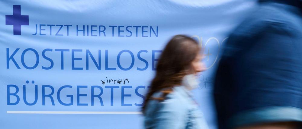 In wenigen Wochen müssen Ungeimpfte für die Schnelltests zahlen.