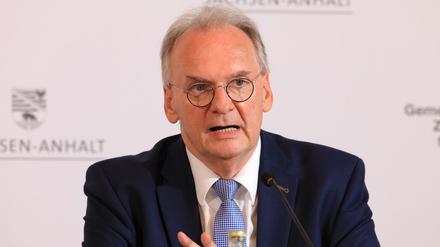 Hat sich mit SPD und FDP auf ein Regierungsbündnis verständigt: Der amtierende Ministerpräsident Reiner Haseloff (CDU). Peter Gercke/dpa-Zentralbild/dpa +++ dpa-Bildfunk +++