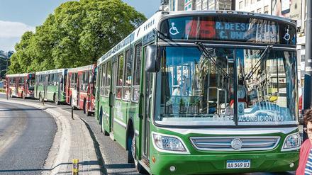Schnell und sicher. In Buenos Aires gibt es exklusive Fahrspuren für den öffentlichen Verkehr. 