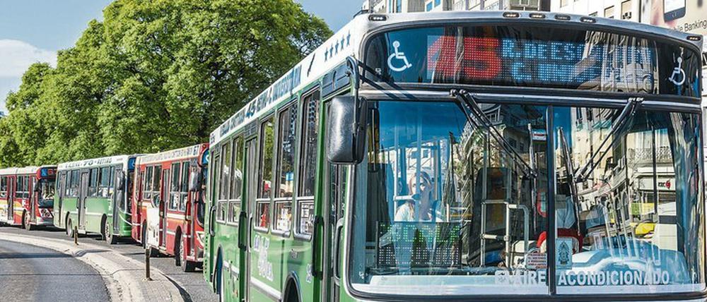 Schnell und sicher. In Buenos Aires gibt es exklusive Fahrspuren für den öffentlichen Verkehr.