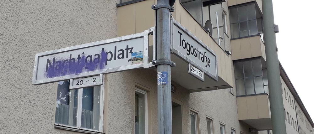 Viele Berliner:innen fordern eine Umbenennung des Nachtigalplatzes im Wedding. Gustav Nachtigal galt als Schlüsselfigur der deutschen Kolonialpropaganda.