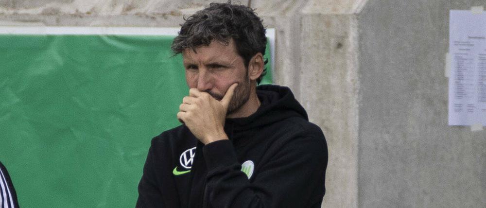 VfL-Trainer Mark van Bommel wechselte bei seinem Pflichtspieldebüt während der regulären Spielzeit dreimal, dazu kamen drei Wechsel in der Verlängerung.