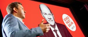 Der SPD-Generalsekretär verantwortet den TV-Spot: Lars Klingbeil bei der Vorstellung der Kampagne.
