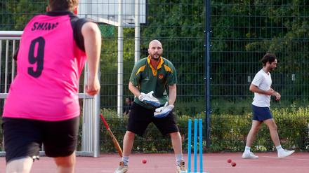 Billy Smith (grünes Trikot) spielt Cricket, seit er acht Jahre alt ist.