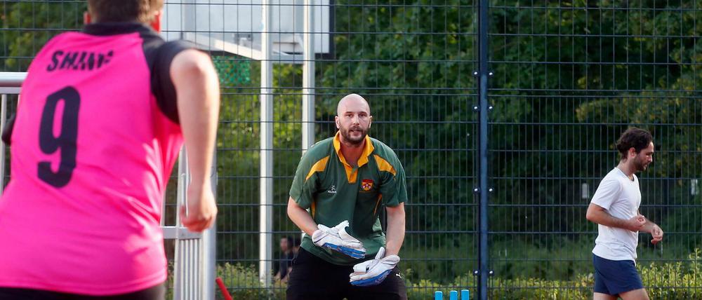Billy Smith (grünes Trikot) spielt Cricket, seit er acht Jahre alt ist.