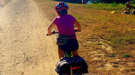 Üben, üben, üben. Nur so gewinnen Kinder Sicherheit beim Fahrradfahren.