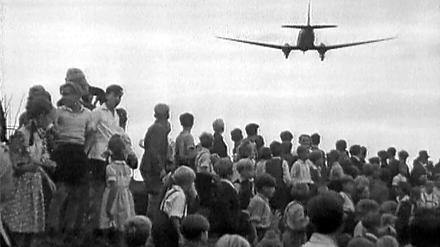 schen Weltkriegsende und Mauerbau. Die neue Staffel der Reihe „Berlin – Schicksalsjahre einer Stadt“ beschäftigt sich mit der Zeit von 1945 bis 1960. Ein prägendes Ereignis war die Blockade von West-Berlin 1948/49.