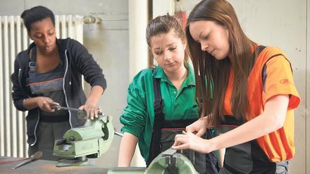 Bildung schafft Wachstum. Eine gute Berufsbildung ist der entscheidende Faktor für eine höhere Produktivität der Wirtschaft insgesamt.