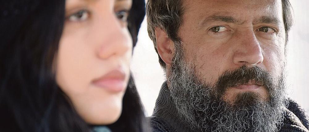  "Und was ist mit mir?" Darya (Ranan Rasoulof, die Tochter des Regisseurs) hadert mit ihrem Onkel (Mohammad Seddighimehr). 