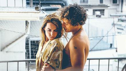 Haut und Haar. Alina (Antje Traue) und Darko (Malik Blumenthal).