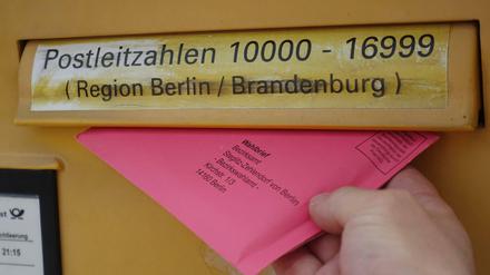 Bei der Deutschen Post kann der Brief unfrankiert in den Briefkasten geworfen werden.