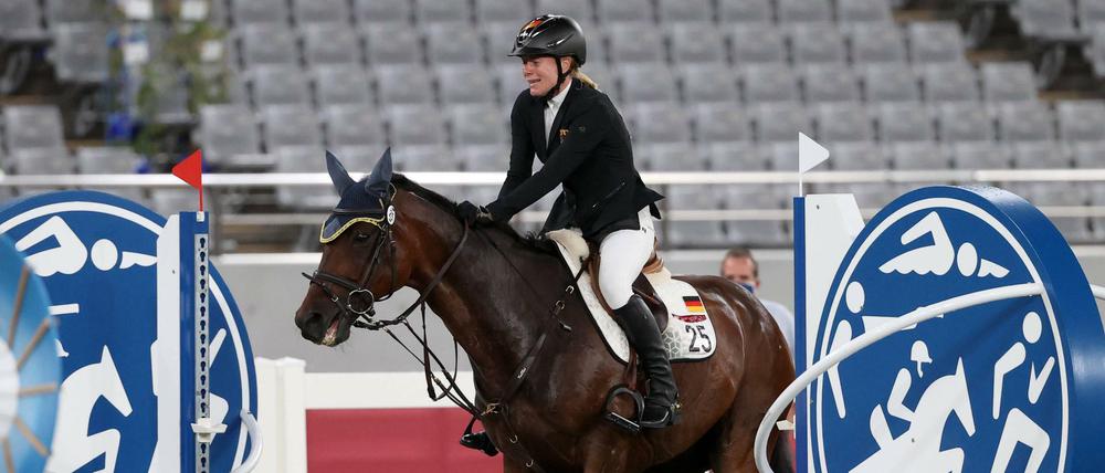 Stein des Anstoßes. Annika Schleu und Pferd im Modernen Fünfkampf.