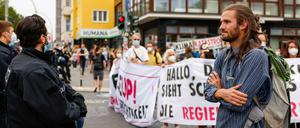 Die Kritik: Die Polizei sei bei der Klima-Protestwoche zu einer Art Begleitschutz abgestellt, ohne wirklich ständig eingreifen zu müssen.