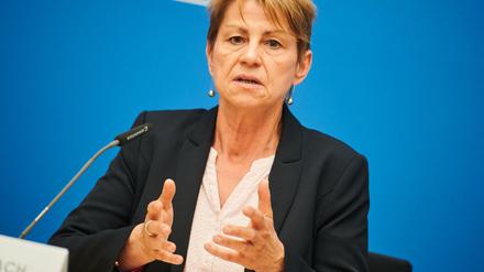 Elke Breitenbach ( Die Linke), Senatorin für Integration, Arbeit und Soziales, brachte den Begriff Femizid in die Diskussion.