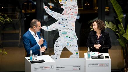 Gute Zahlen. Stefan Franzke, Chef von „Berlin Partner für Wirtschaft und Technologie“ stellt mit Wirtschaftssenatorin Ramona Pop (Grüne) die Bilanz vor. 