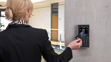 Frauen im Osten arbeiten weiterhin mehr.