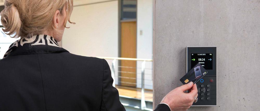 Frauen im Osten arbeiten weiterhin mehr.