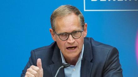 Berlins Regierender Bürgermeister Michael Müller (SPD) will Vorbereitungen für steigende Flüchtlingszahlen treffen.