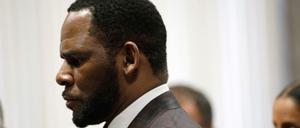 Bei einer Verurteilung droht Kelly eine langjährige Haftstrafe. 