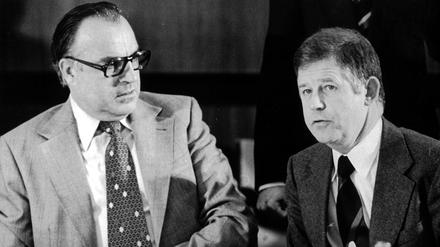 Der damalige CDU-Vorsitzende Helmut Kohl (l) und der CDU-Generalsekretär Kurt Biedenkopf am 20.10.1975 in Bonn.