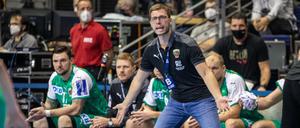 Jaron Siewert steht auch in Zukunft bei den Füchsen Berlin an der Seitenlinie.