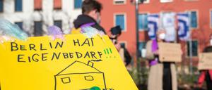 Wem gehört das Dach überm Kopf? (Archivfoto von einer Demonstration am 28. April).
