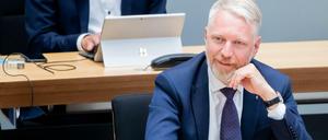 Bisher für Wohnungs- und Baupolitik verantwortlich: Sebastian Scheel (Die Linke), Stadtentwicklungssenator von Berlin, sitzt bei der 82. Plenarsitzung des Berliner Abgeordnetenhauses auf der Regierungsbank.