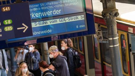 Warnstreik am 11. August 2021. So ähnlich wie hier am S-Bahnhof Schönhauser Allee könnte es ab Montag wieder aussehen.