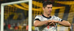 Das war der erste Streich. Robert Lewandowski nach seinem Tor zum 1:0, das zweite durch Müller bereitete er vor, das dritte für die Bayern schoss er wieder selbst.