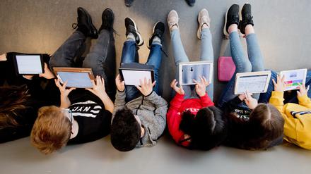 Digitalpakt. Mehr als 700.000 Tablets und Notebooks für Schüler wurden inzwischen angeschafft. 