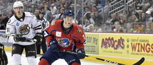 Mann für die Breite. Blein Brown (in rot) spielet in der AHL auch schon für die Springfield Thunderbirds. 