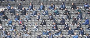 Die Fans von Hertha BSC dürfen das erste Heimspiel gegen den VfL Wolfsburg im Olympiastadion verfolgen. 