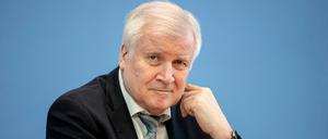 Ein vermeintliches Zitat von Bundesinnenminister Seehofer zur Afghanistan-Lage sorgt für Irritationen.