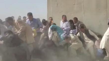 Die Lage rund um den Flughafen Kabul ist weiter chaotisch.