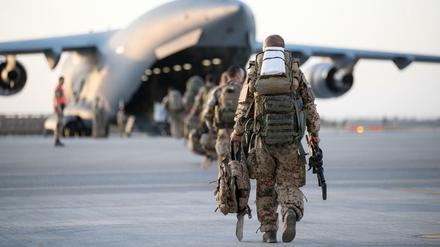 Laut Verteidigungsministerium hat die Bundeswehr bei ihrem Abzug aus Afghanistan keine Waffen zurückgelassen.