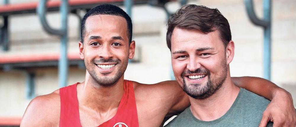 Léon Schäfer (l.), 24, und Heinrich Popow, 38, mussten sich beide einen Unterschenkel amputieren lassen und wurden daraufhin Leistungssportler. Popow hat seine Karriere mittlerweile beendet, Schäfer startet bei den Paralympics in Tokio.