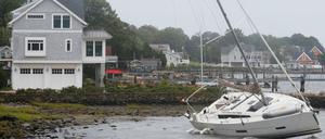 Der Tropensturm „Henri“ hat am Sonntagmittag (Ortszeit) die Nordostküste der USA erreicht und heftige Regenfälle mitgebracht. 