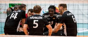 Die deutschen Sitzvolleyballer starten am Samstag in die Gruppenphase. (Archivbild)